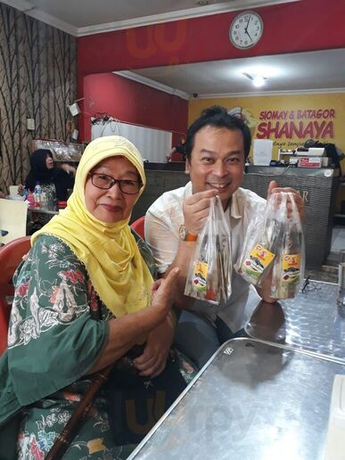 Shanaya, Siomay Dan Batagor