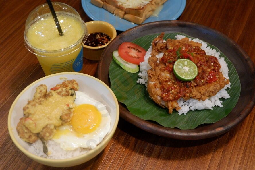 The People's Cafe Wtc 6