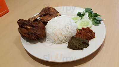 Pak Qomar - Bebek & Ayam Goreng