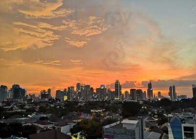 La Vue Rooftop Lounge