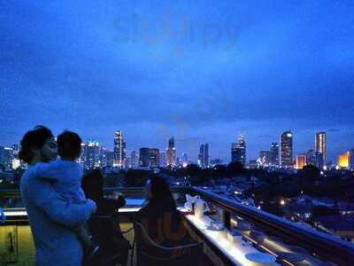 La Vue Rooftop Lounge