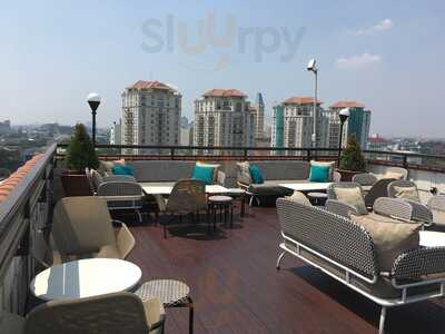 La Vue Rooftop Lounge