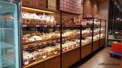 Eaton Bakery & Restaurant