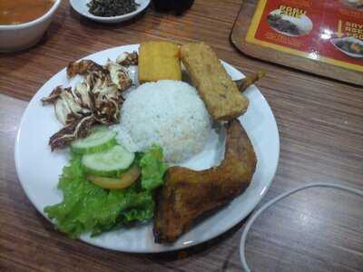 Ayam Goreng Dua Pemuda