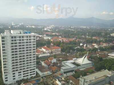 Infinite Resto & Lounge