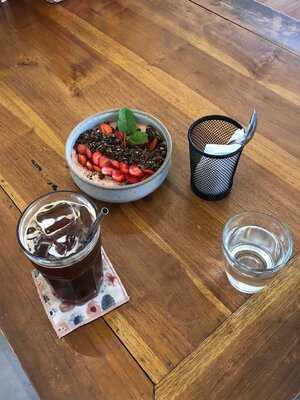 Jikaa Coffee X Eatery