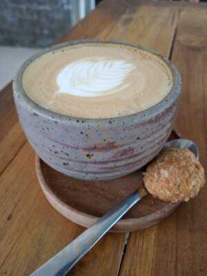 Jikaa Coffee X Eatery