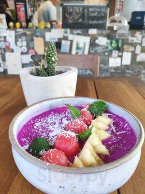 Jikaa Coffee X Eatery