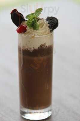 Suharti Restaurant & Bar