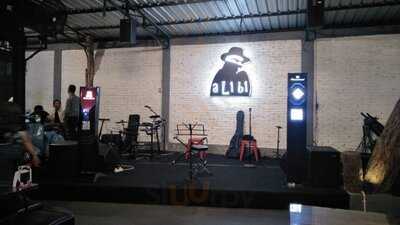 Alibi Bar And Food
