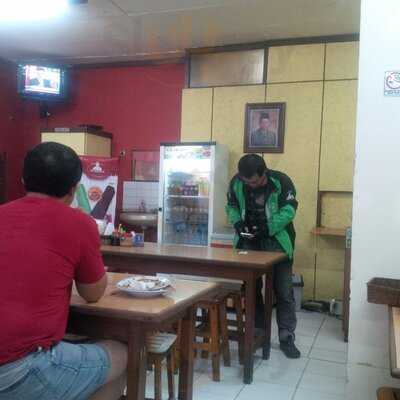 Soto Ayam Ambengan Pak Sadi