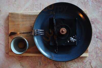 Tales | Coffee & Belgian Sweets