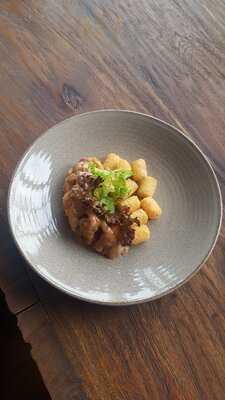 Scenic Resto & Lounge