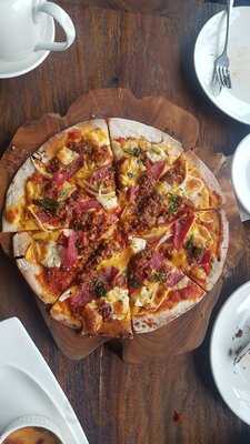 Scenic Resto & Lounge