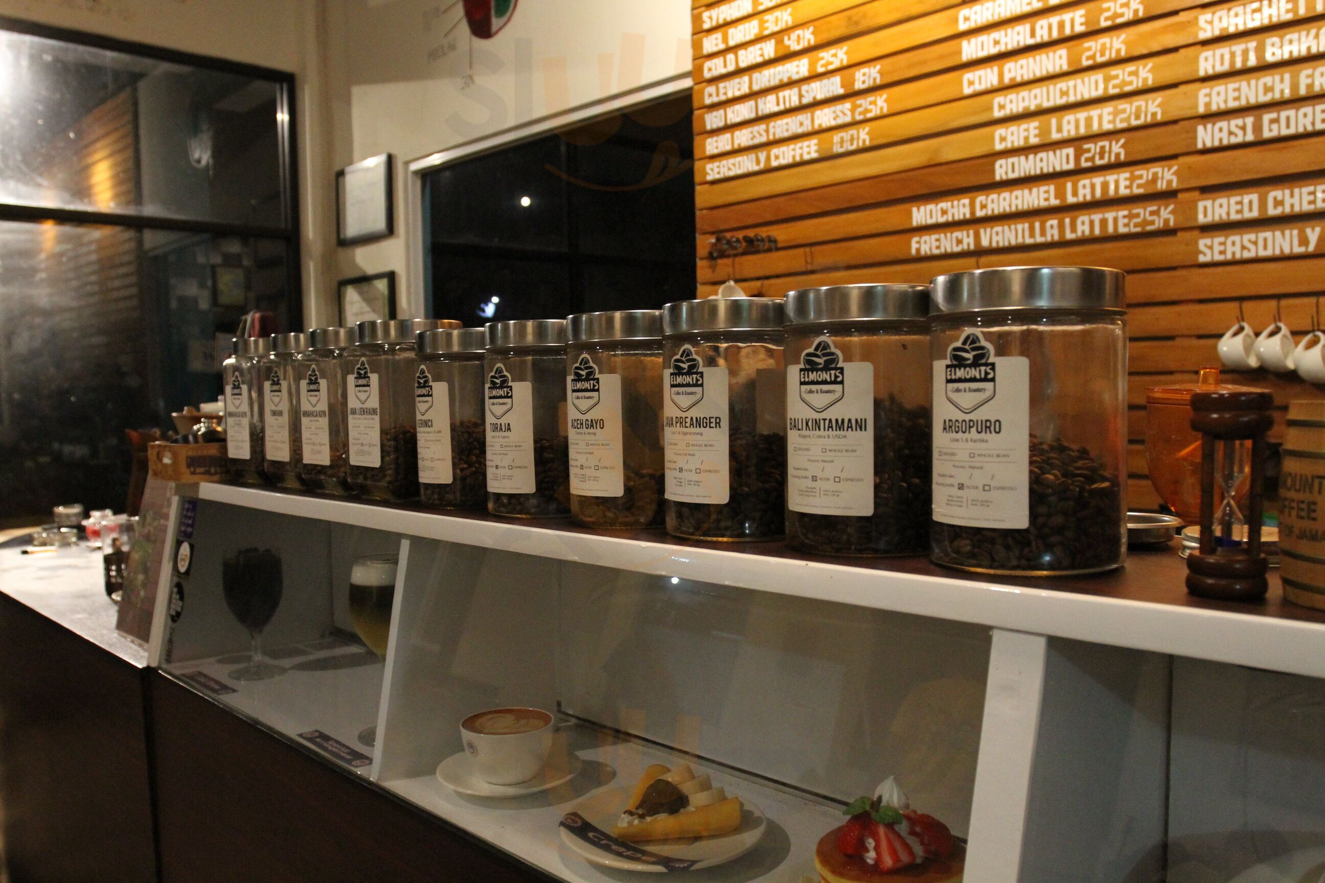 Elmonts Coffee & Roastery