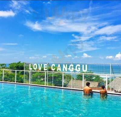 Upzscale Sky Dining And Bar