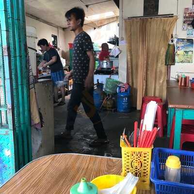 Mie & Ayam Rebus  Ahong