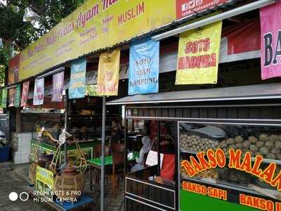 Warung 2 Putri Muslim