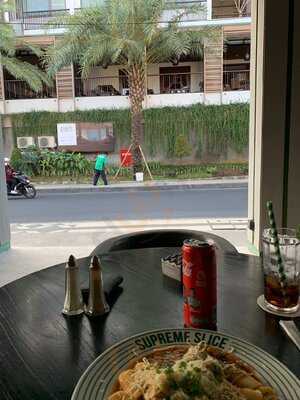 Gigi's Supreme Slice