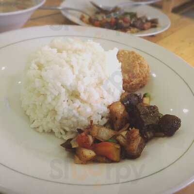 Soto Jakarta Pak H. Yus