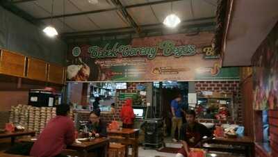 Begos (bebek Goyang Sulawesi)