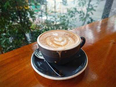 Pikul Coffee & Roastery