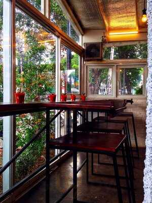 Pikul Coffee & Roastery