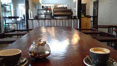 Pikul Coffee & Roastery