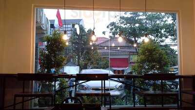 Pikul Coffee & Roastery