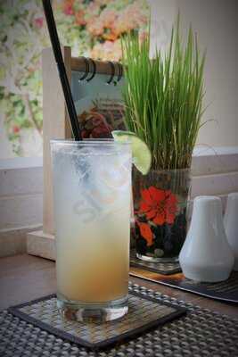 Buddhas Lounge And Bar