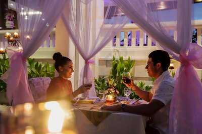 Buddhas Lounge And Bar