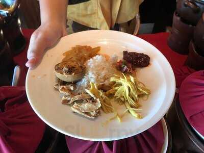 Gris Restaurant & Bar