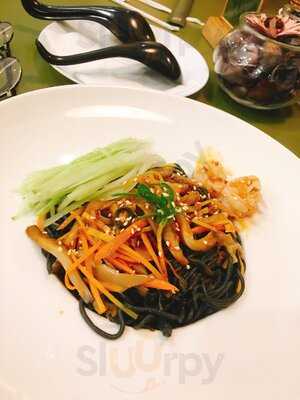 Biang Lamian & Dumpling Eatery