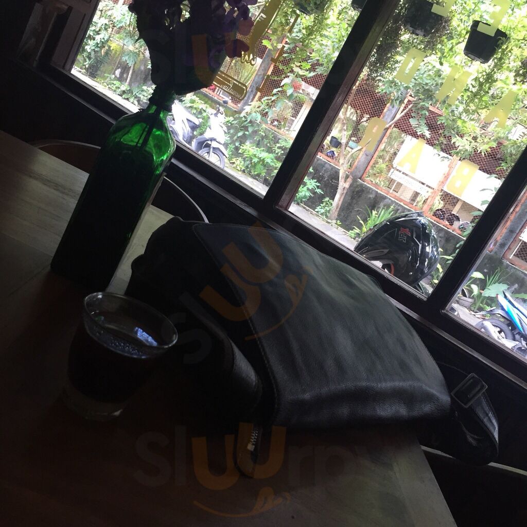 Kopilot Coffee And Bar