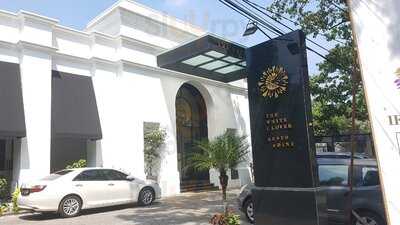 The White Clover Resto & Dine