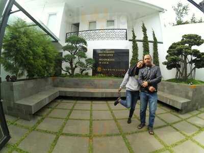 The White Clover Resto & Dine