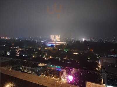 Vesper Sky Bar & Lounge