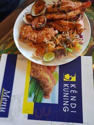 Kendi Kuning Bar & Restaurant