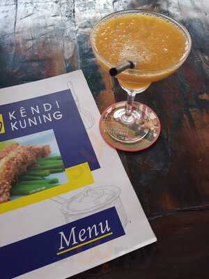 Kendi Kuning Bar & Restaurant