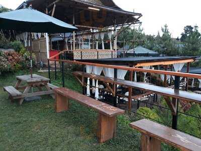 The Plantation Cafe & Resto