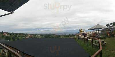 The Plantation Cafe & Resto