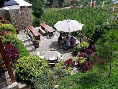 The Plantation Cafe & Resto