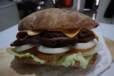 Meat & Buns