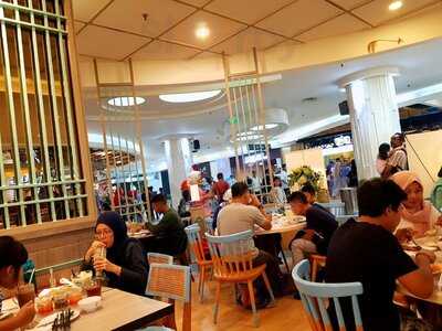 Eaton Bakery & Restaurant