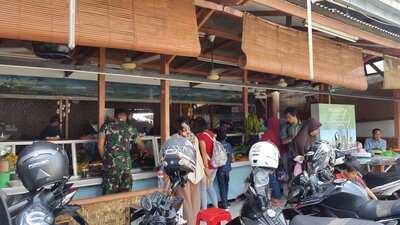 Warung Ampera 2 Tak