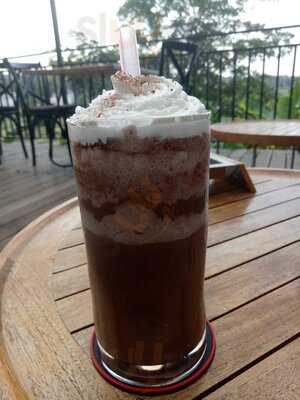 Cannibal Bistro & Bar