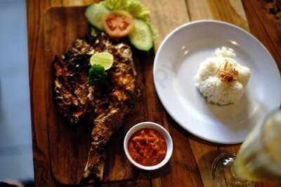 Warung Yellowfin Kuta