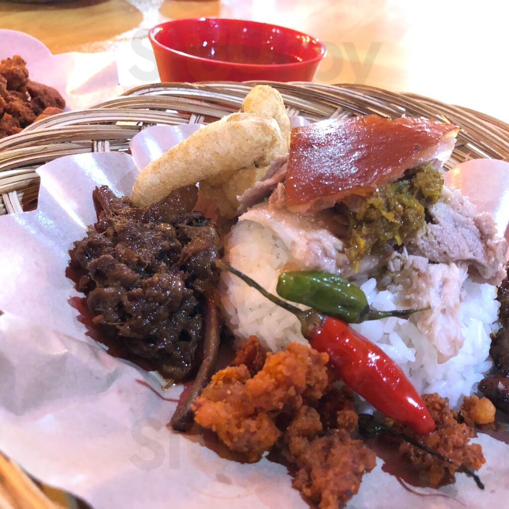 Warung Nasi Babi Guling Sote