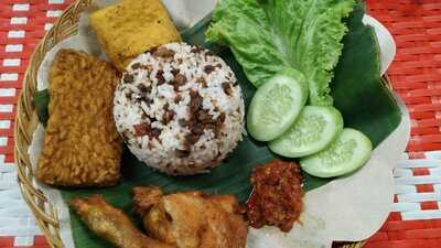 Slogi Kuliner Nyi Yuyun