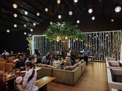 Skyline Best View Resto